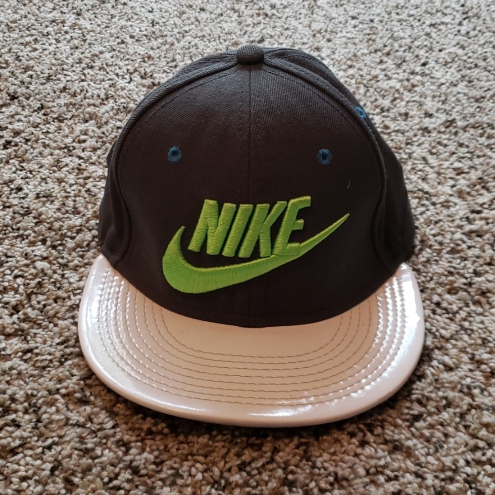 Nike hat, snap back